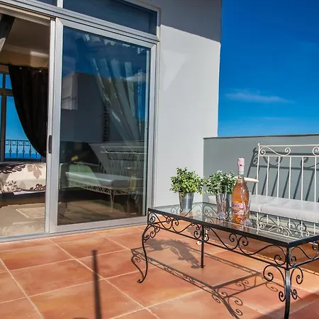 Апартаменты Francis Flats Modern Penthouse Меллиеха