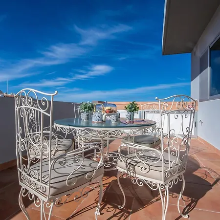 Francis Flats Modern Penthouse