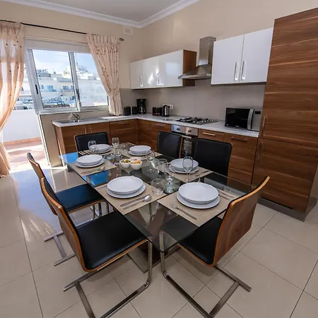 Francis Flats Modern Penthouse Apartment Mellieha