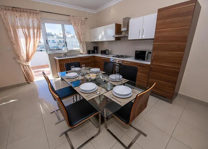 Francis Flats Modern Penthouse Apartment Mellieha